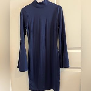 Women’s dress with flare sleeves - Size XS